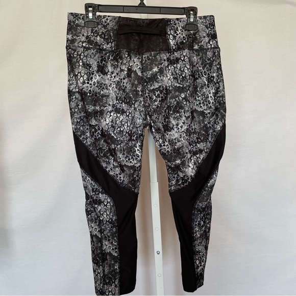 Avia Pull on Activewear Capri/Leggings Sz L - Picture 2 of 7
